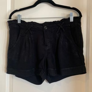 BeeBop basic black shorts